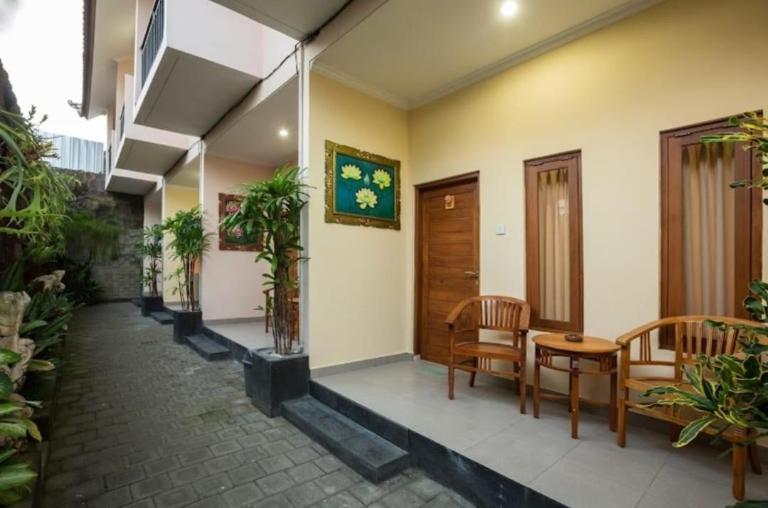 Griya Tunjung Sari Hotel Denpasa Kamer foto